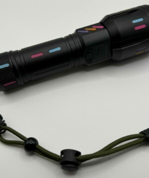 Lampe torche LED rechargeable USB puissante et compacte